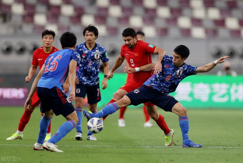 狼队在国际比赛日前主场2-1逆转战胜热刺，球队最近七轮只输掉了一场比赛，以15分排名第12位，接下来，球队首要的目标将是争取升上上半区。